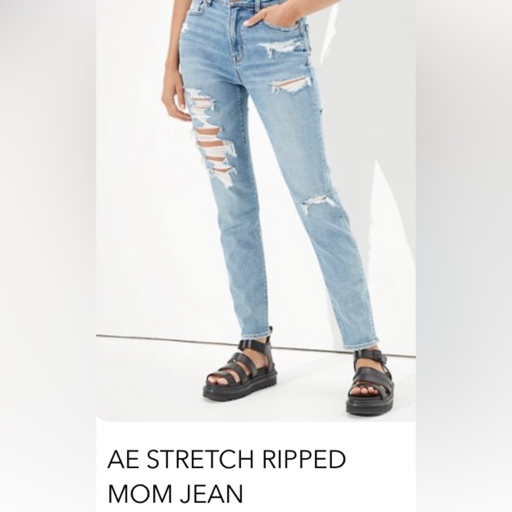 American Eagle stretch, ripped jeans